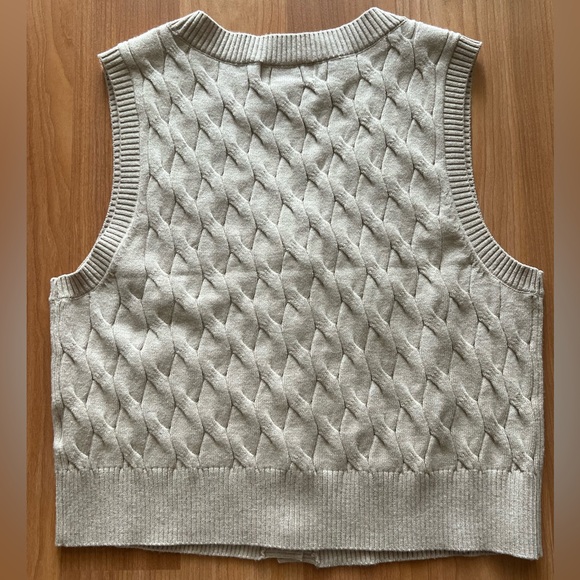 Marled Cable Knit Button Front Sweater Vest Beige Size Small - Picture 9 of 10